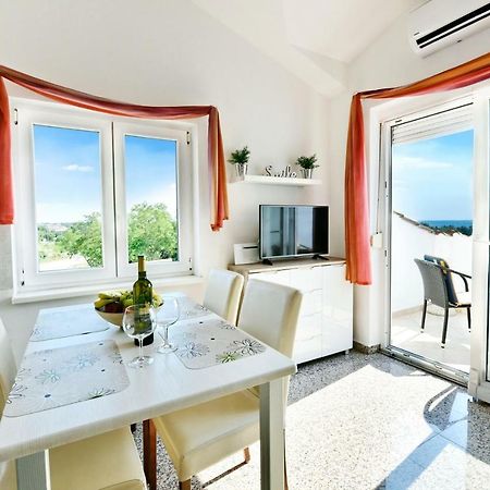 Apartman Del Mar Apartment Porec Bagian luar foto