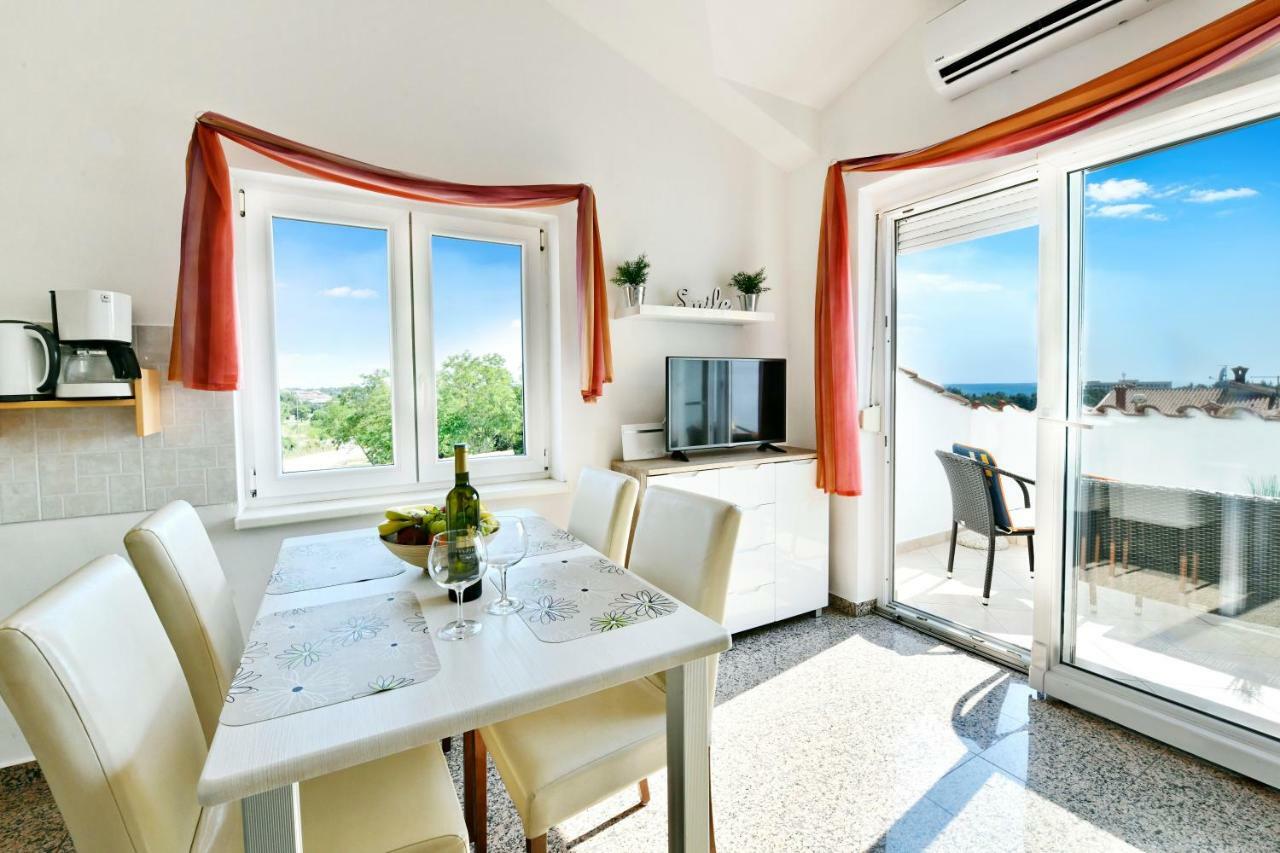 Apartman Del Mar Apartment Porec Bagian luar foto
