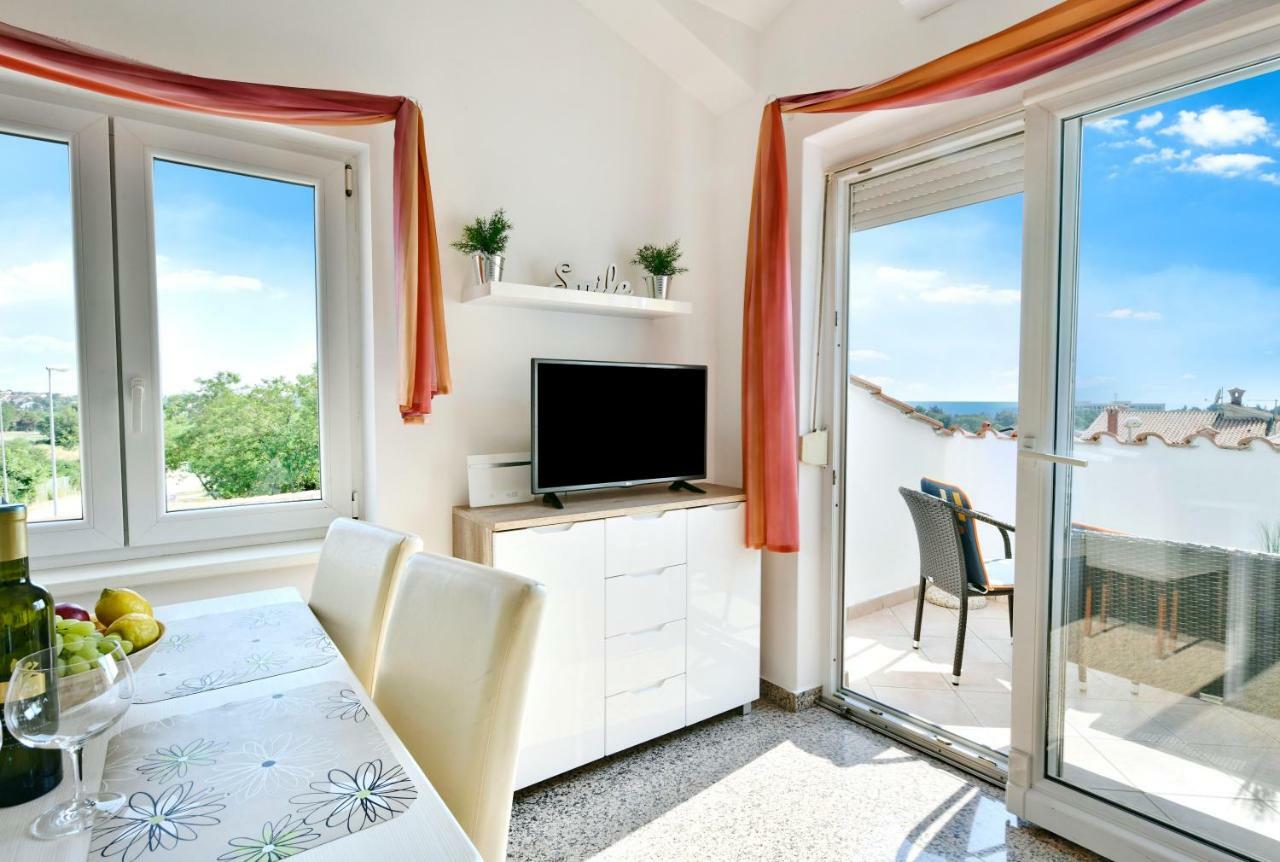 Apartman Del Mar Apartment Porec Bagian luar foto