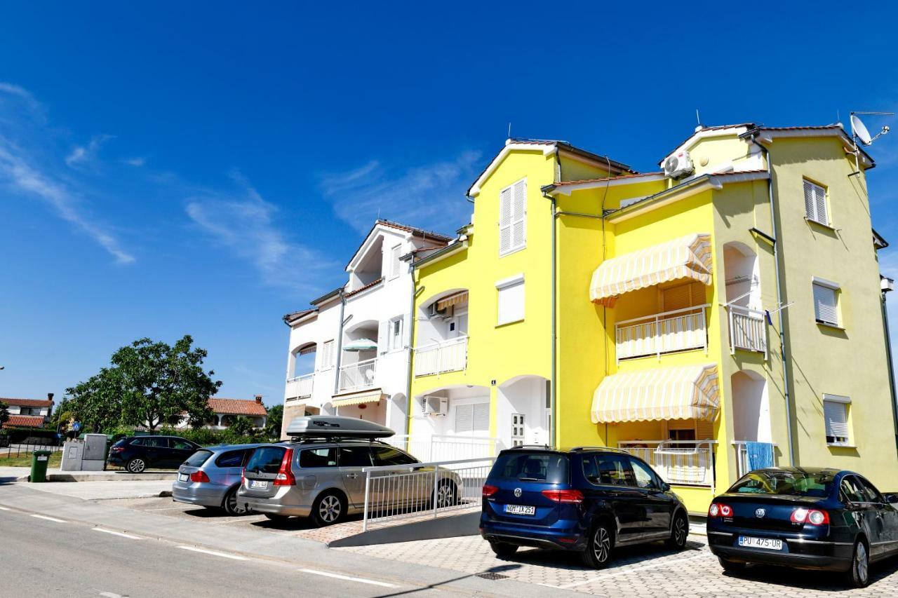 Apartman Del Mar Apartment Porec Bagian luar foto